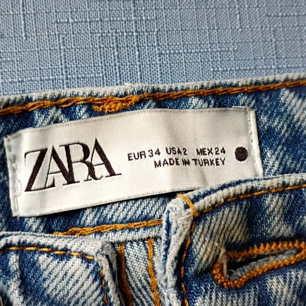 Zara Light Blue Ladies Relaxed Jeans